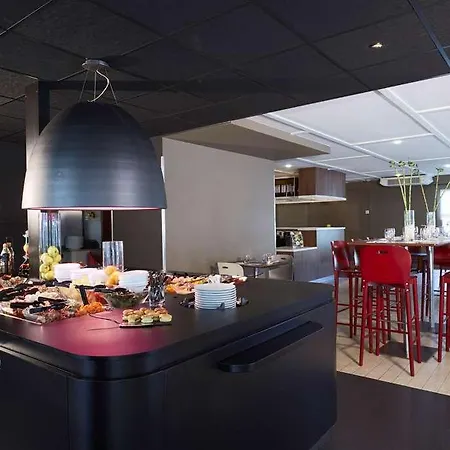 Hotel Campanile Bordeaux Ouest - 3*