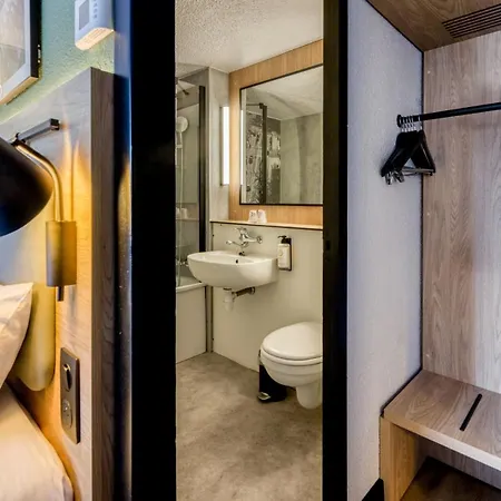 Hotel Campanile Nature - Bordeaux Ouest 3*