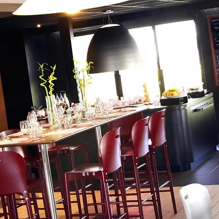 Campanile Bordeaux Ouest - Hotel 3*