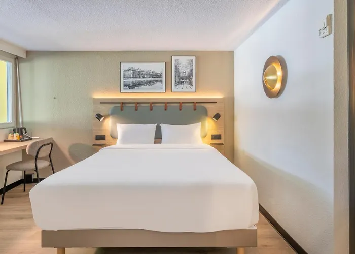 Hotel Campanile Bordeaux Ouest - 3*